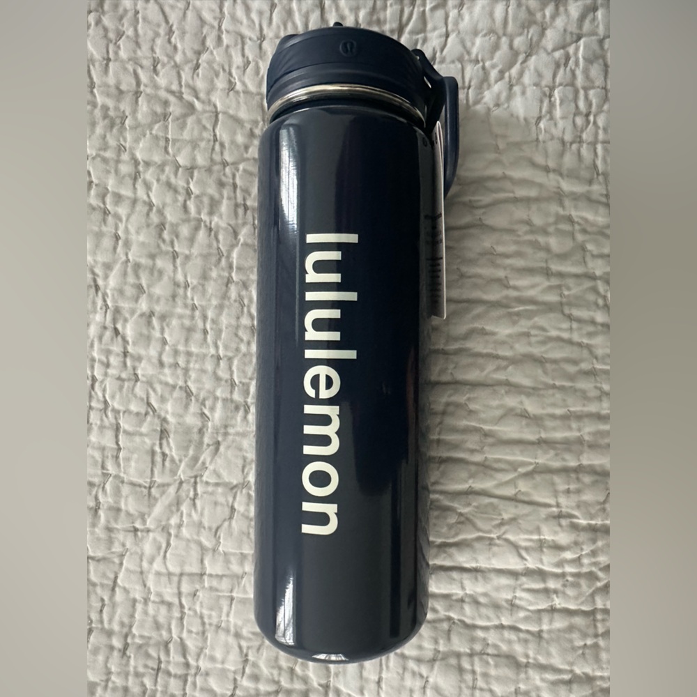 LULULEMON— sport bottle